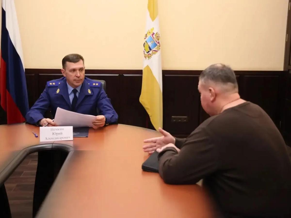 Прокурор Ставрополья провёл личный приём бойцов спецоперации