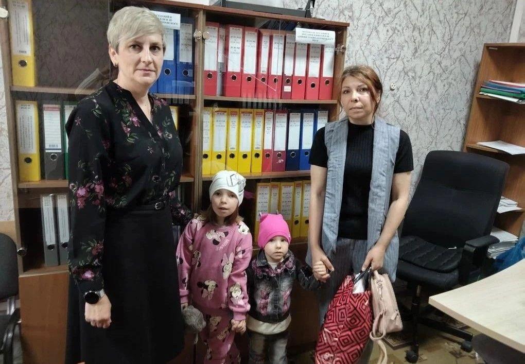 В Андроповском округе полицейские помогли детям из семьи с трудной жизненной ситуации