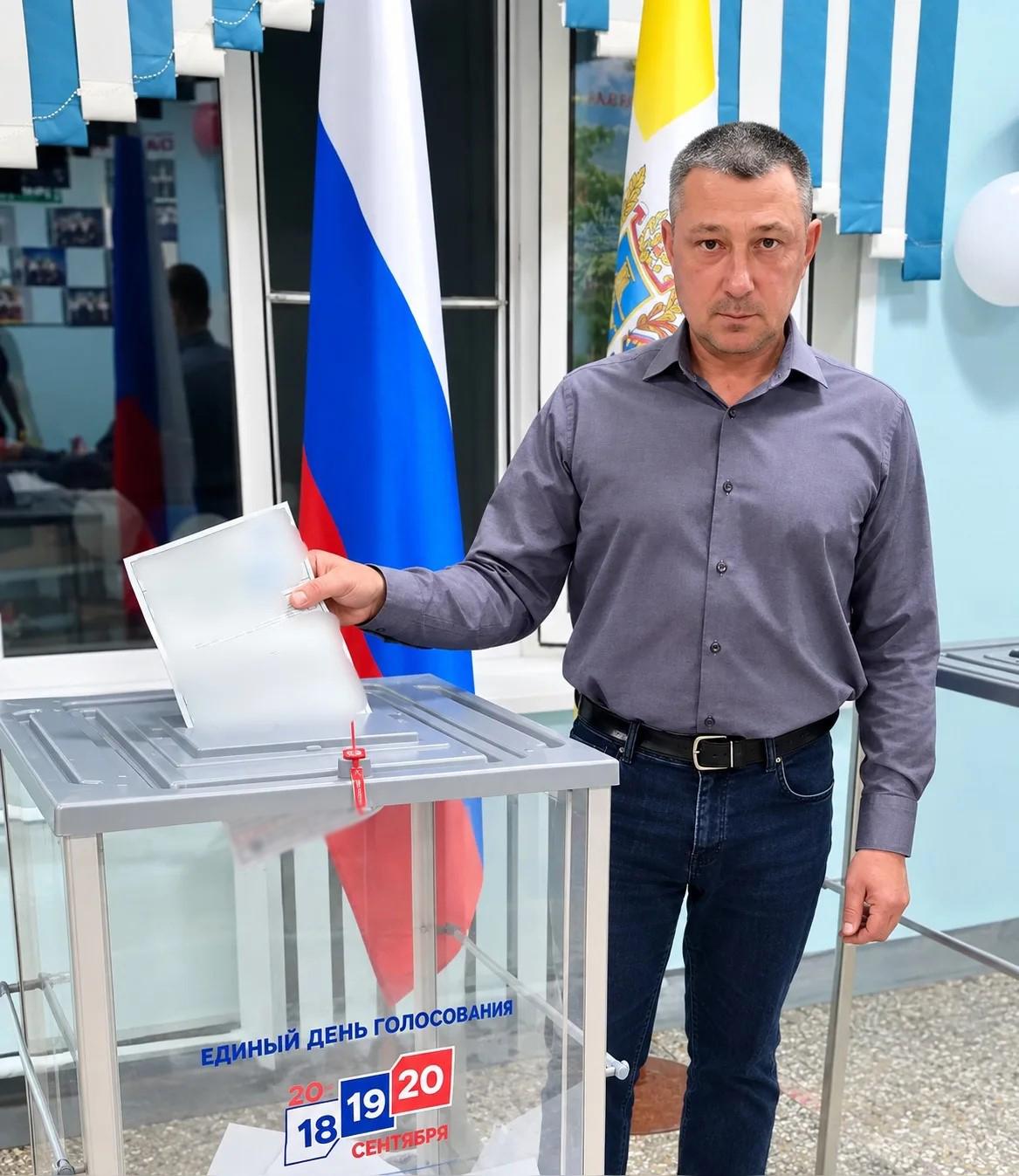 Ставший егерем ветеран СВО в селе Дивном проголосовал на выборах депутатов Думы