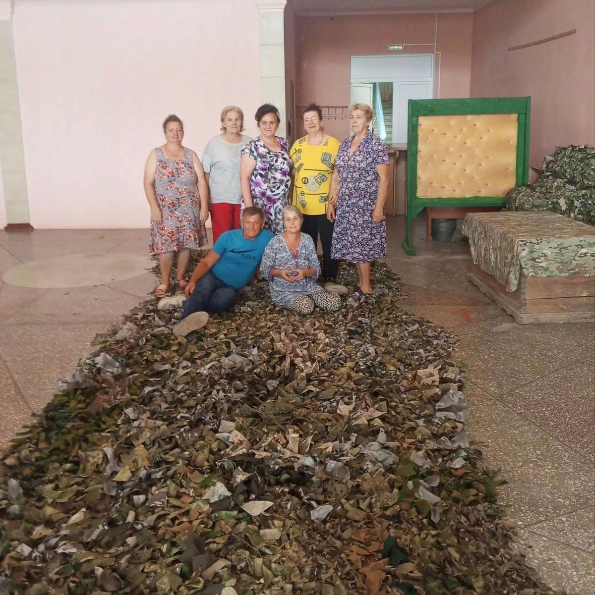 Станичники в Александрийской сплели сети маскировки и наготовили консервы фронту
