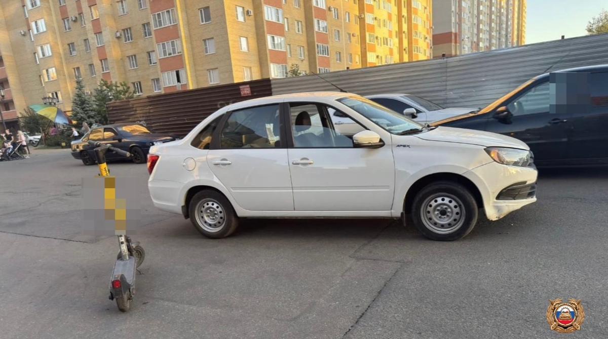 Школьница взяла самокат в аренду и попала в ДТП в Ставрополе