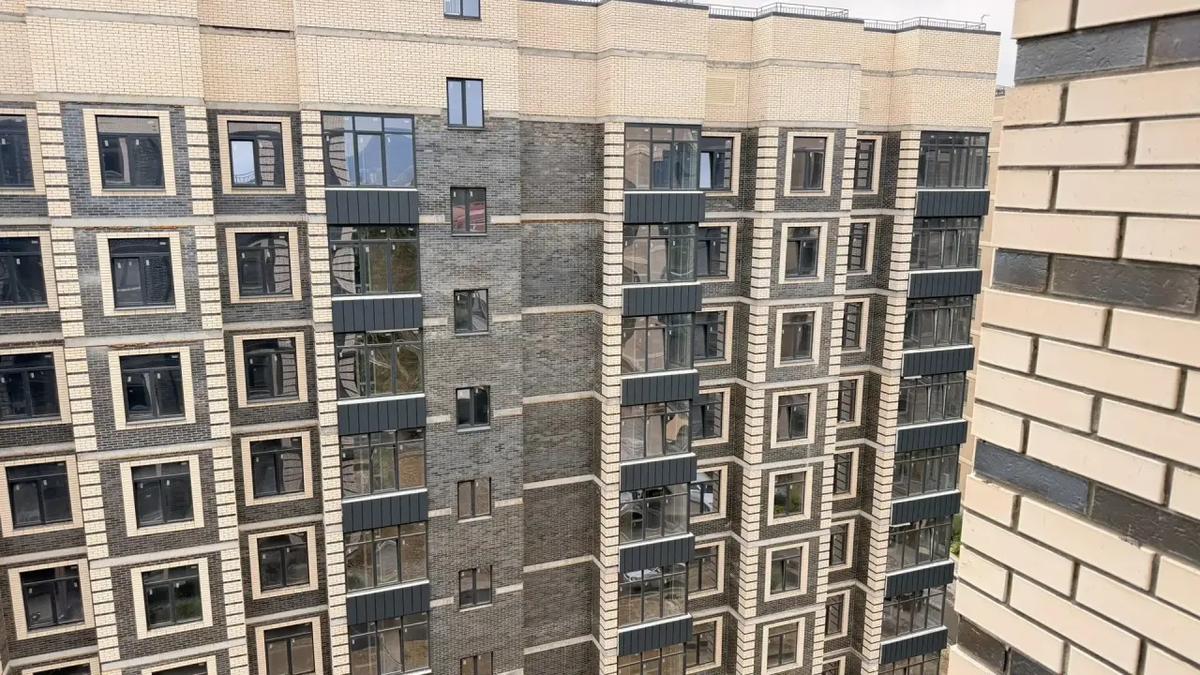 В Пятигорске 21 детям-сиротам вручили ключи от квартиры