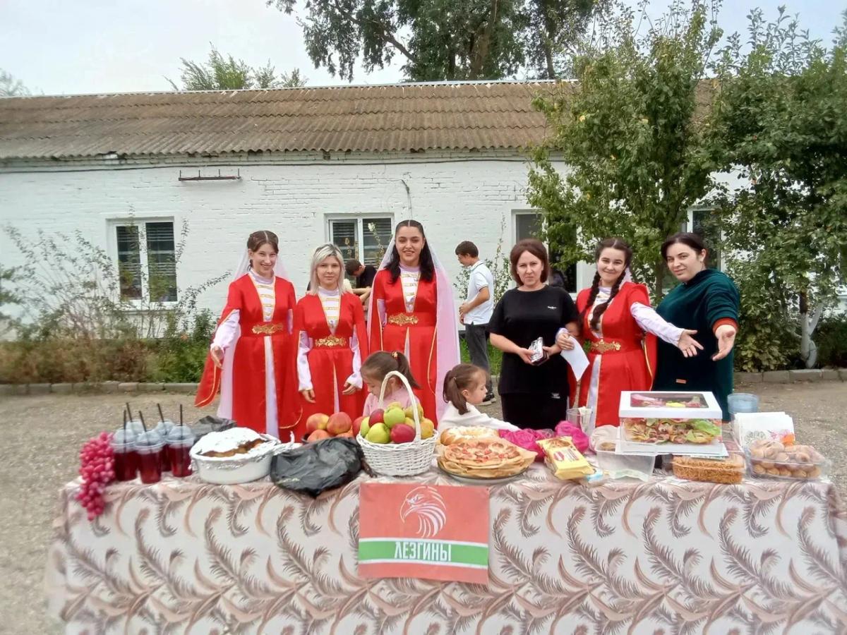 В Зимней Ставке провели фестиваль национальных подворий