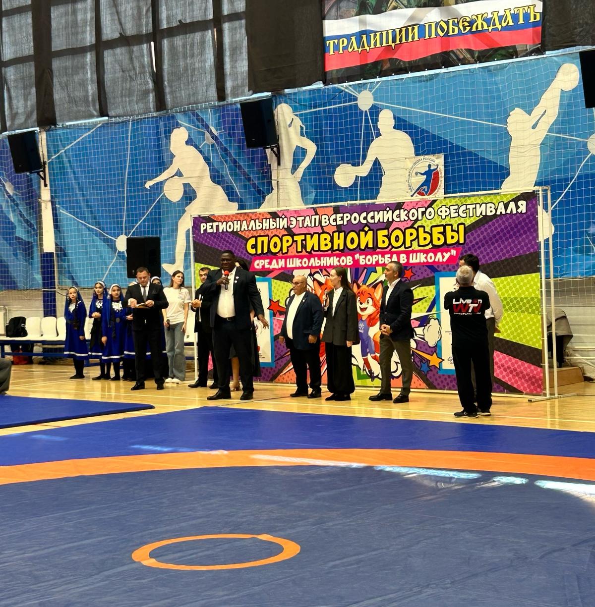 В Ставрополе 5-кратный олимпийский чемпион из Кубы открыл соревнования по борьбе