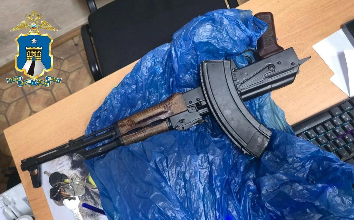 У жителей станицы Суворовской оперативники нашли собранный из запчастей автомат