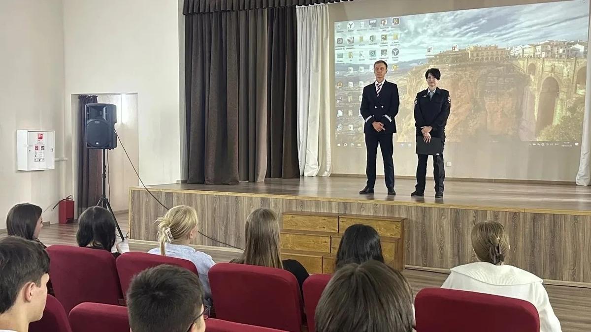 Для школьников на Ставрополье провели урок безопасности на железной дороге