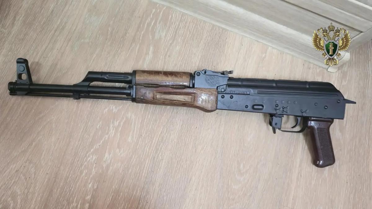 В Предгорье осудят мужчину за хранение наркотика и автомата