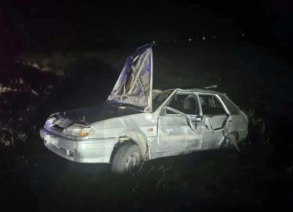 В Изобильненском округе 4 человека получили травмы после опрокидывания машины
