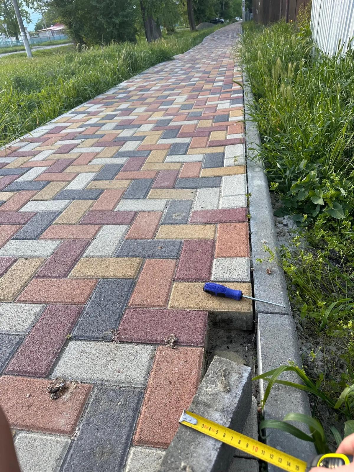 В Кочубеевском округе раскрыли аферу при благоустройстве тротуара