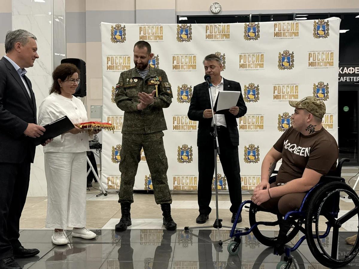 В Пятигорске ветерану спецоперации передали автомобиль