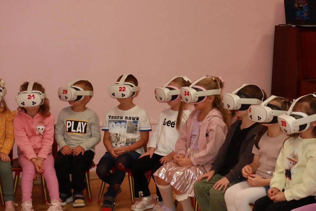 В Ессентуках сотрудники ГАИ использовали VR-технологии для обучения малышей ПДД
