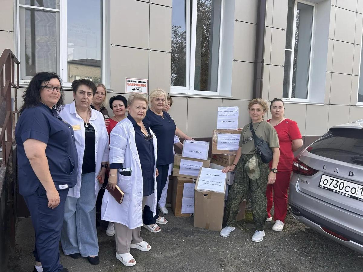 Медики Новоалександровска передали помощь казакам «Терека»