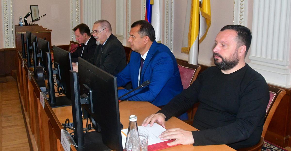 Корректировки бюджетного процесса и объема городской казны