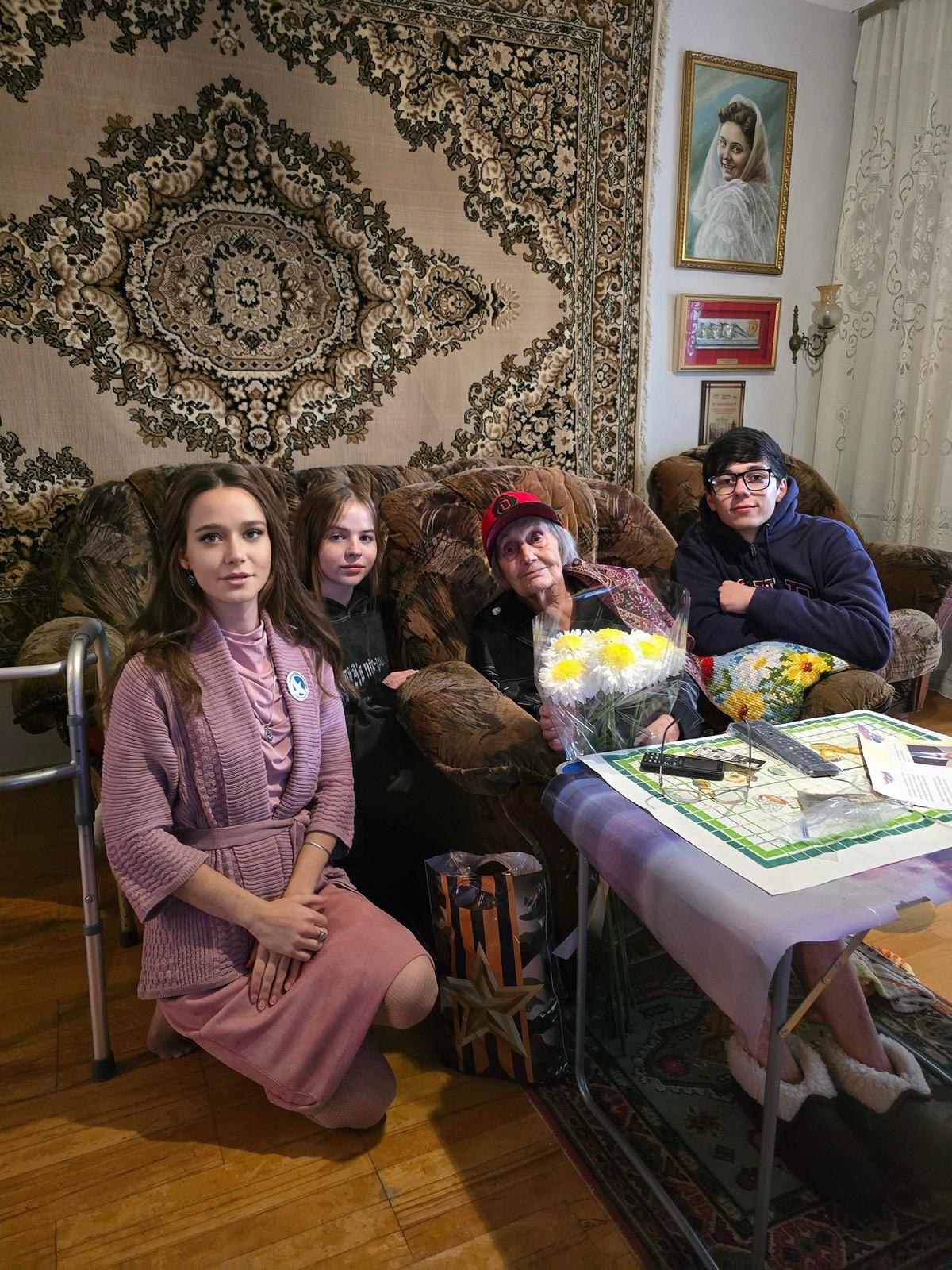 «Волонтёры Победы» в Ставрополе поздравили ветерана со столетним юбилеем