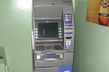 Банки объединяют сети банкоматов