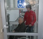 В Ставрополе презентовали новый  подъемник для инвалидов
