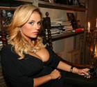 Анна Семенович: «Интересно говорить о моей груди? Говорите!»