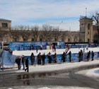 На площади Ленина открылся каток