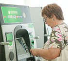 Пенсионеры переходят на банковские карты Сбербанка