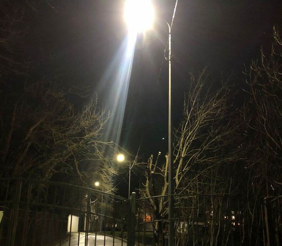 Уличное освещение по дороге к школе № 27 Ставрополя. Фото из ТГ-канала мэра Ивана Ульянченко 