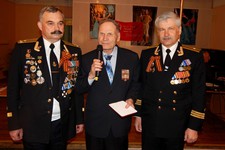 Капитан 1 ранга Юрий Виноградов, подполковник в отставке Николай Хорин и капитан 3 ранга Александр Меркулов. 