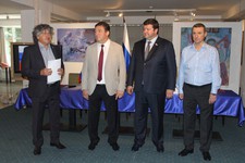 13 июля в галерее «Паршин» представители региональных отделений парламентских партий подписали соглашение «За чистые и честные выборы»