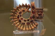 Такие украшения носили знатные гуннские дамы в IV веке