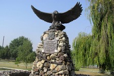 Памятник основателям станицы Новопавловской