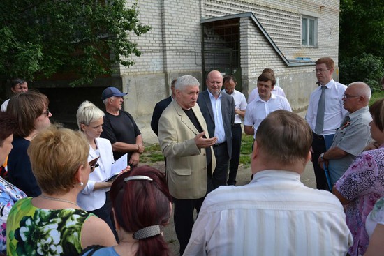 Андрей Джатдоев на выездной встрече с жителями Демино.