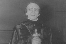 Тузар Гиоев: епископ Клод в «Эсмеральде»