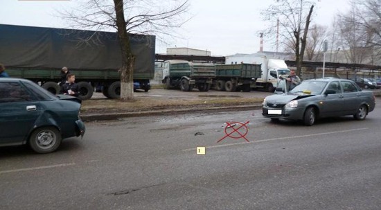 В Минераловодском районе столкнулись три легковых автомобиля. Фото УГБДД ГУ МВД России по Ставропольскому краю. 