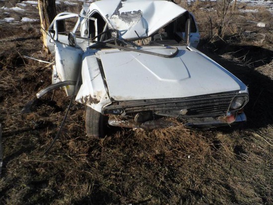 На Ставрополье пассажир легковушки погиб в ДТП из-за взорвавшегося колеса. Фото УГИБДД края.