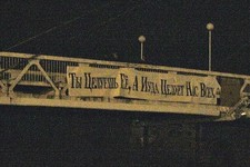 Баннер православных фундаменталистов на Поцелуевом мосту в Краснодаре