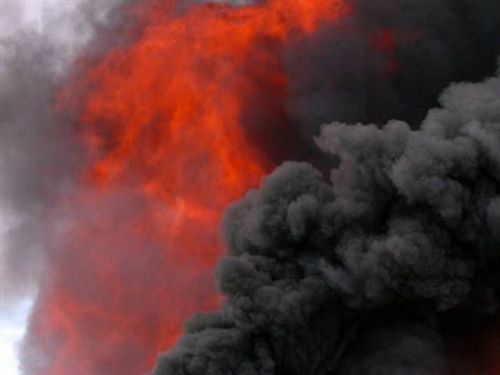 На заправке в Ставропольском крае загорелась автоцистерна с газом