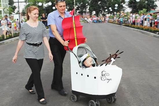 День семьи в «Гармонии» отметили парадом колясок и байк-шоу