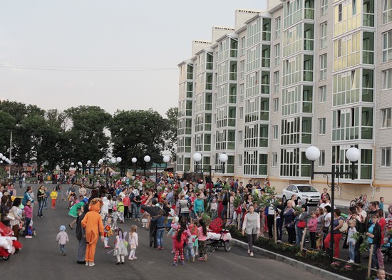 День семьи в «Гармонии» отметили парадом колясок и байк-шоу