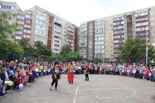 Праздник на улице Бруснёва