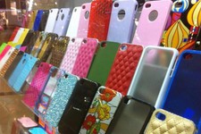В Пятигорске предприниматель торговал поддельными аксессуарами для сотовых телефонов