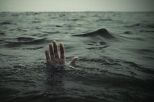 Водолазы достали тело мужчины со дна озера в Пятигорске 