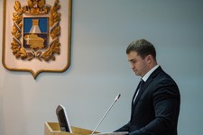 Виталий Хоценко выступает с докладом в Правительстве региона