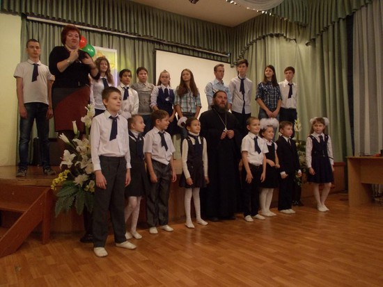 Луганский интернат для глухих детей. Песни о главном. (Фото Николая ЖМАЙЛО)