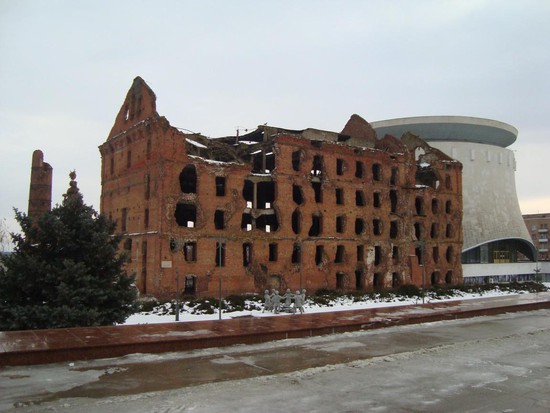 Мельница Гергардта. Здание паровой мельницы начала XX века, уничтоженное фугасными бомбами.