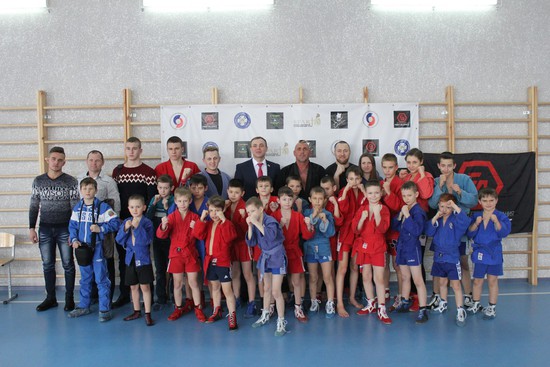 В Ставрополе проша встреча юных спортсменов с шестикратным чемпионом мира ММА Шенном Ритчем