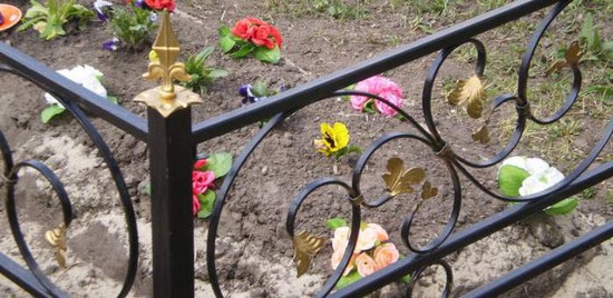 На Ставрополье задержали вора, кравшего ограды с кладбища