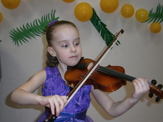 Самая юная участница конкурса 6-летняя Таня Костенко. 
