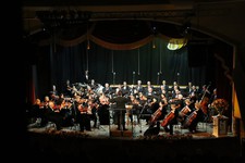 Дирижер Михаил Леонтьев уже не в первый раз дирижировал симфоническим оркестром Ставропольской государственной филармонии.