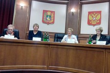 Члены жюри строги и доброжелательны. Слева направо - В. А. Медведева,  Л. Н. Токарева, Т. В. Середа, Е. П. Букша. 