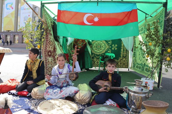 Делегация Республики Азербайджан представила традиции своей страны.