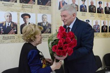  Андрей Джатдоев одним из первых поздравил Д. Г. Бежанову.
