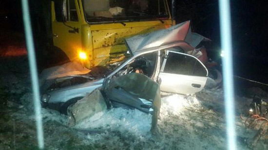 Столкновение легкового автомобиля с грузовиком в Буденновском районе